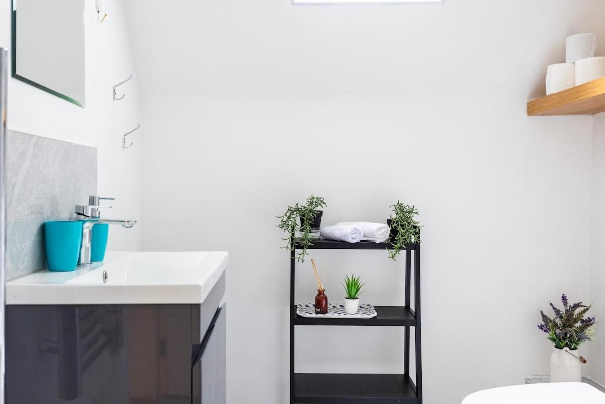 Colourful And Cozy Near Station - New Cross - Goldsmith Apartment London