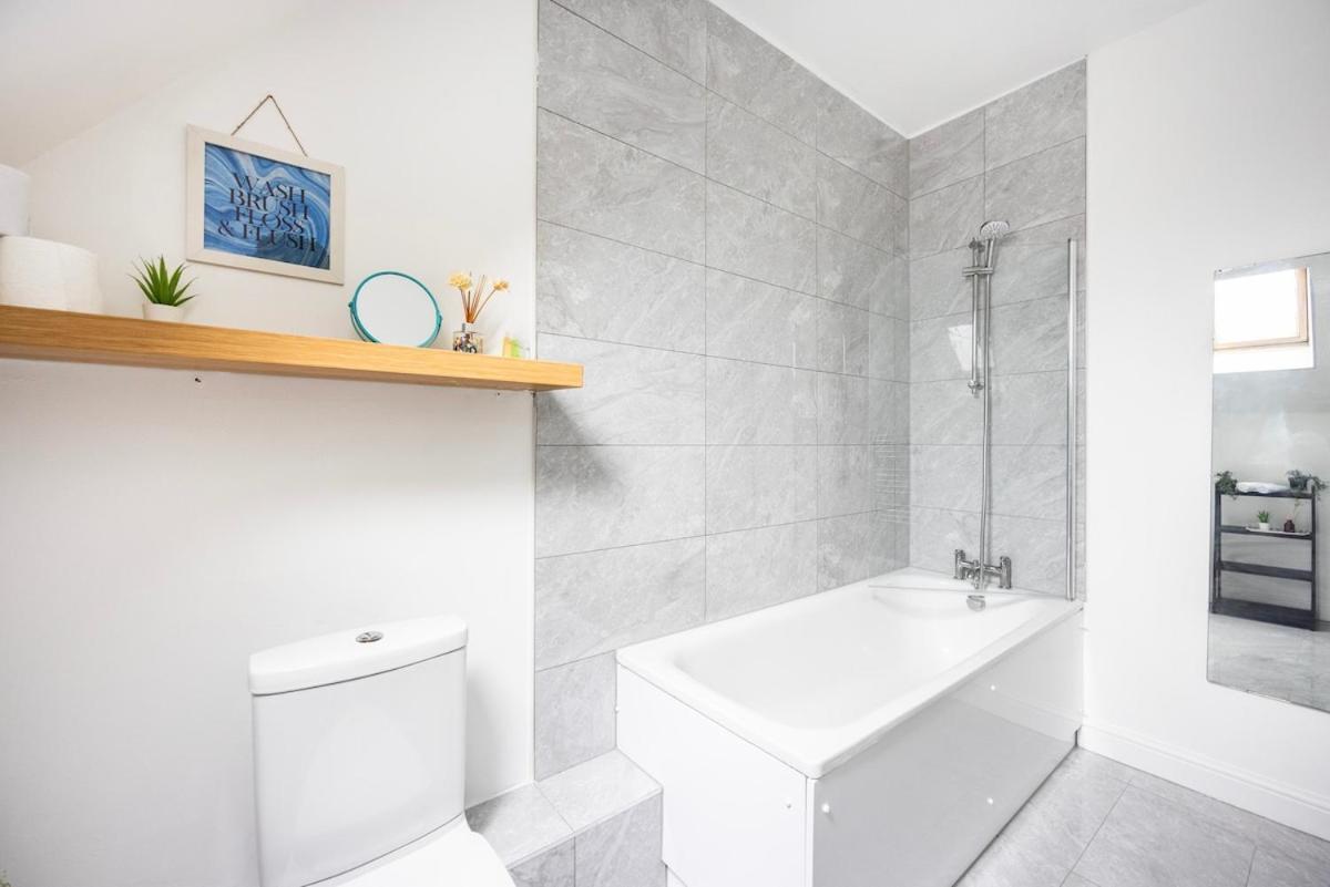 Colourful And Cozy Near Station - New Cross - Goldsmith Apartment