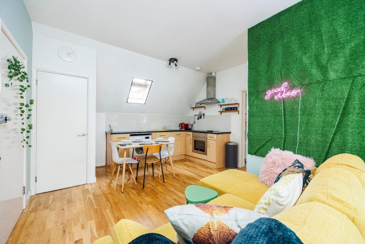 Colourful And Cozy Near Station - New Cross - Goldsmith Londres